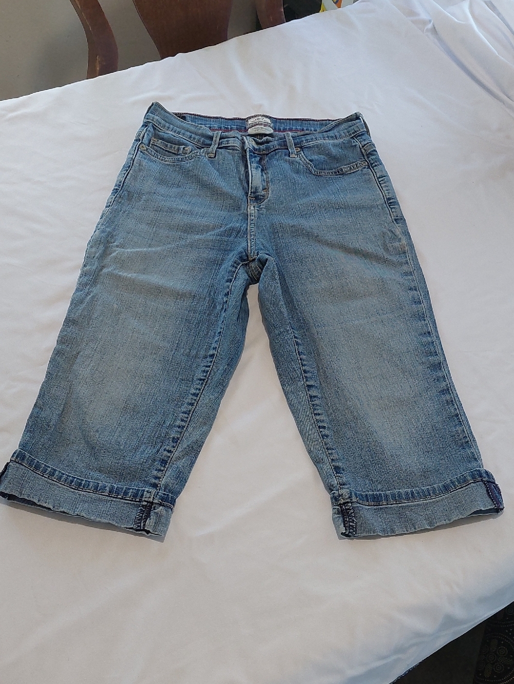 Levi's Light Blue Cropped Denim Capri Jeans.512 Size 8